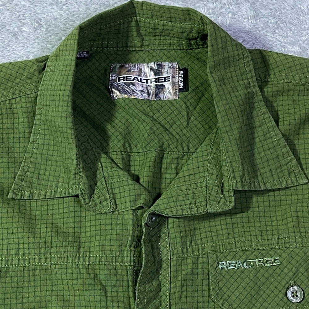 Realtree Men's Green Button Up Short Sleeve Fishing Shirt Medium Outdoorsy Hike
